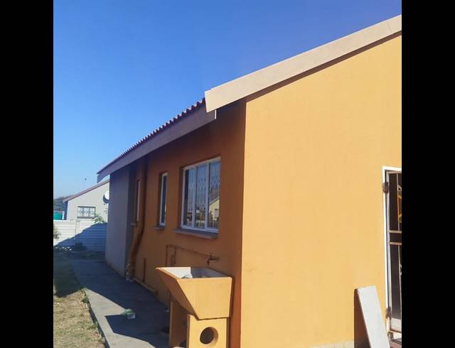 2 BEDROOM HOUSE FOR SALE IN FREEDOM PARK